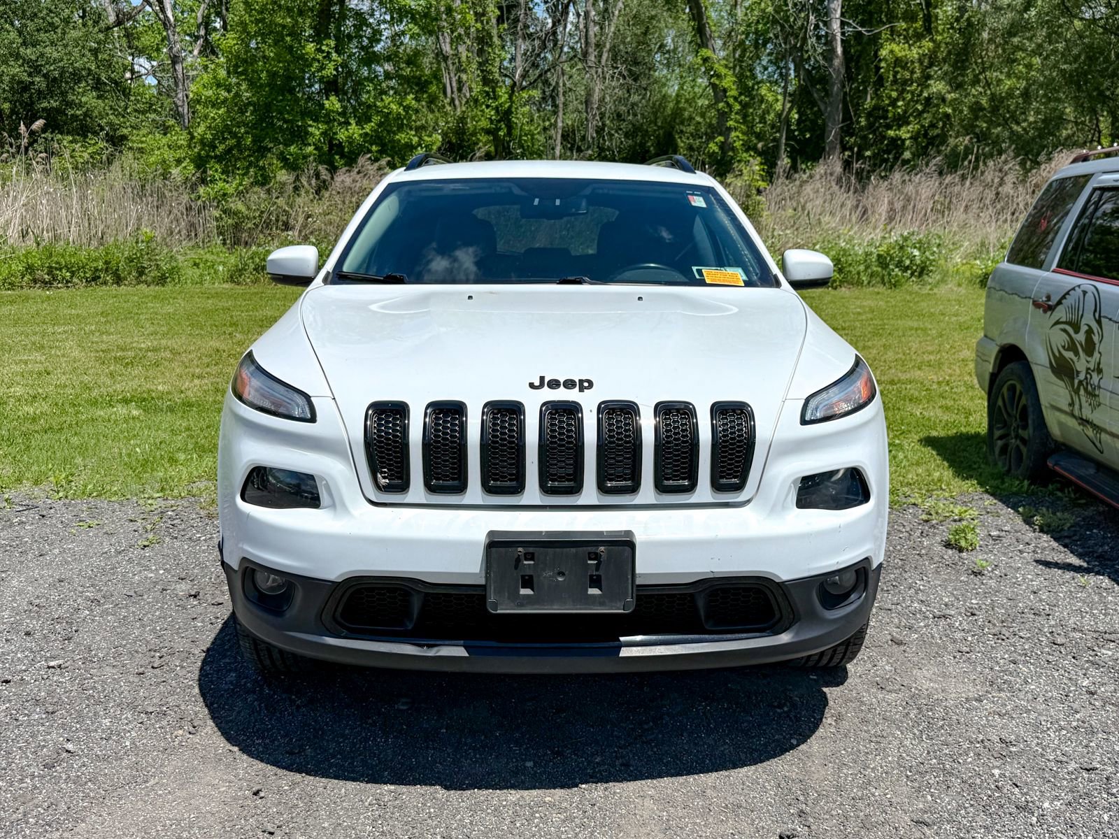 Used 2018 Jeep Cherokee Limited w/ Luxury Group AWD/4WD image 2