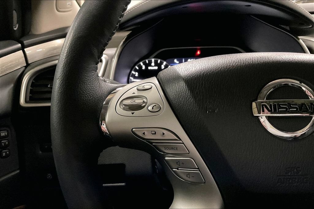 Used 2018 Nissan Murano Platinum AWD/4WD image 17