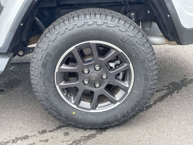 Used 2023 Jeep Gladiator Overland w/ LED Lighting Group AWD/4WD image 30
