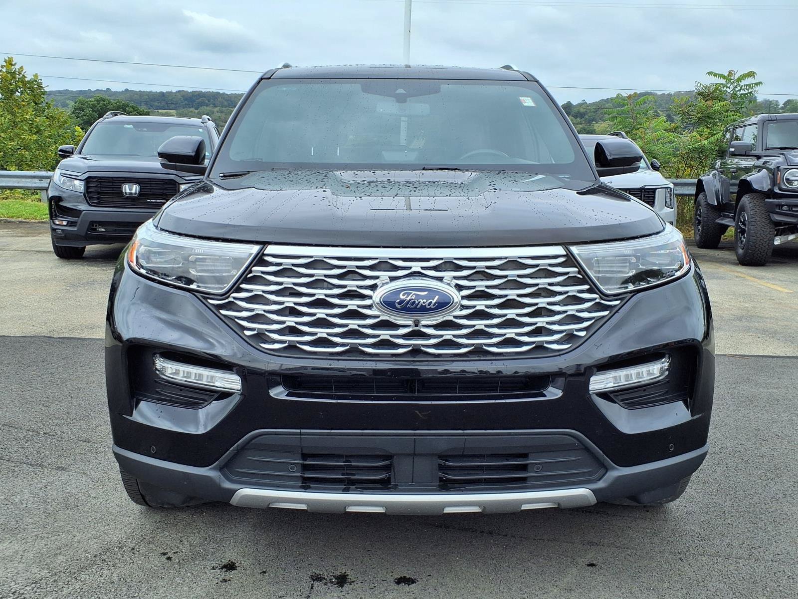 Certified 2023 Ford Explorer Platinum w/ Technology Package AWD/4WD image 2