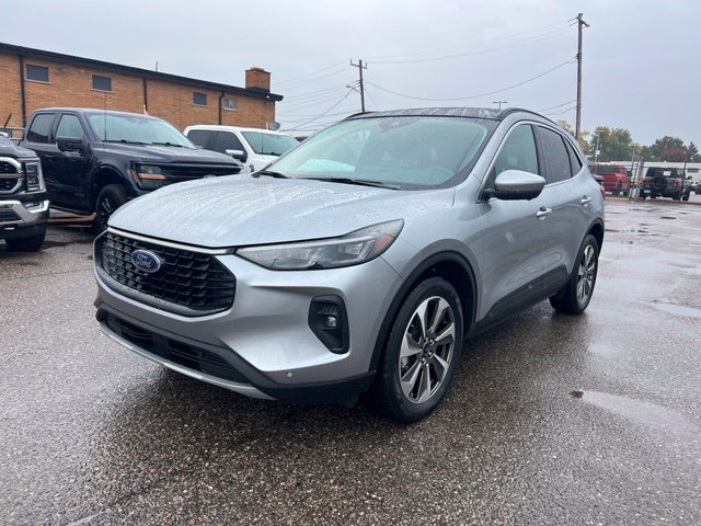 Certified 2024 Ford Escape Platinum w/ Class II Trailer Tow Package AWD/4WD image 31
