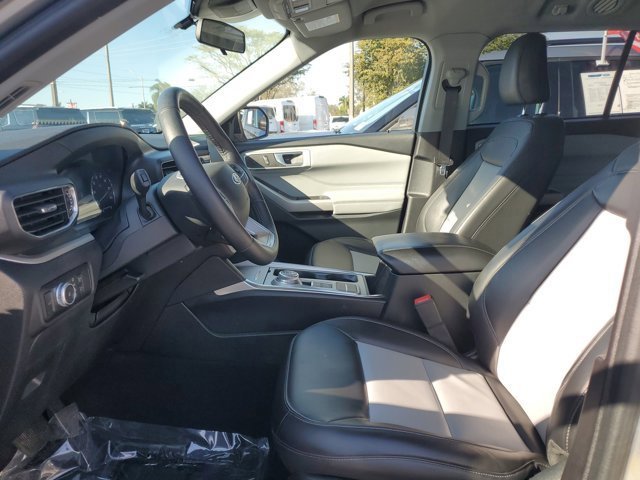 Certified 2022 Ford Explorer XLT w/ Equipment Group 202A image 12