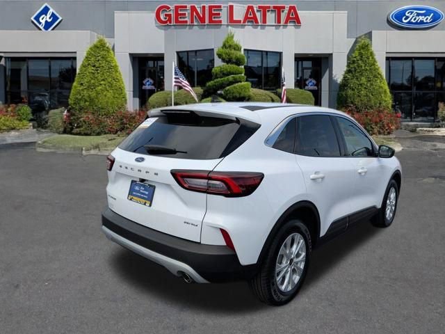 Certified 2023 Ford Escape Active AWD/4WD image 7