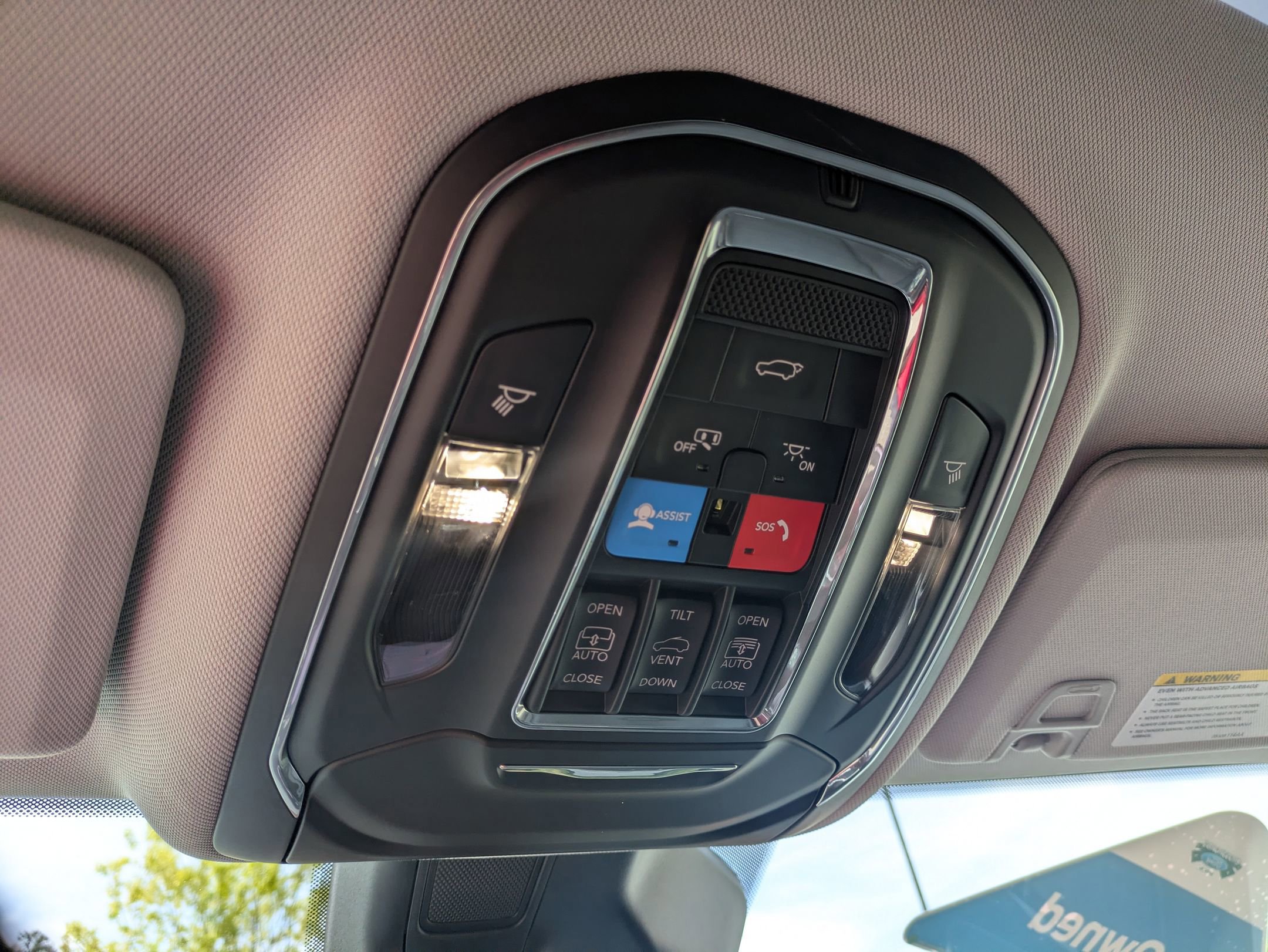 Used 2023 Jeep Grand Cherokee Limited w/ Luxury Tech Group II AWD/4WD image 27