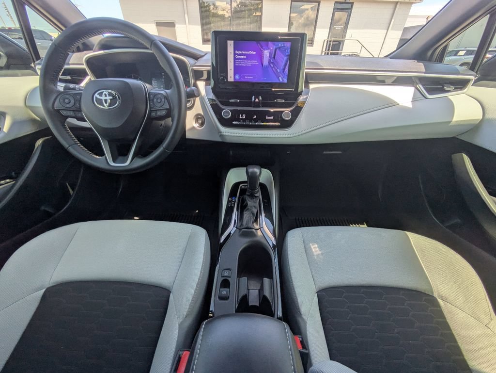 Used 2025 Toyota Corolla SE FWD image 14