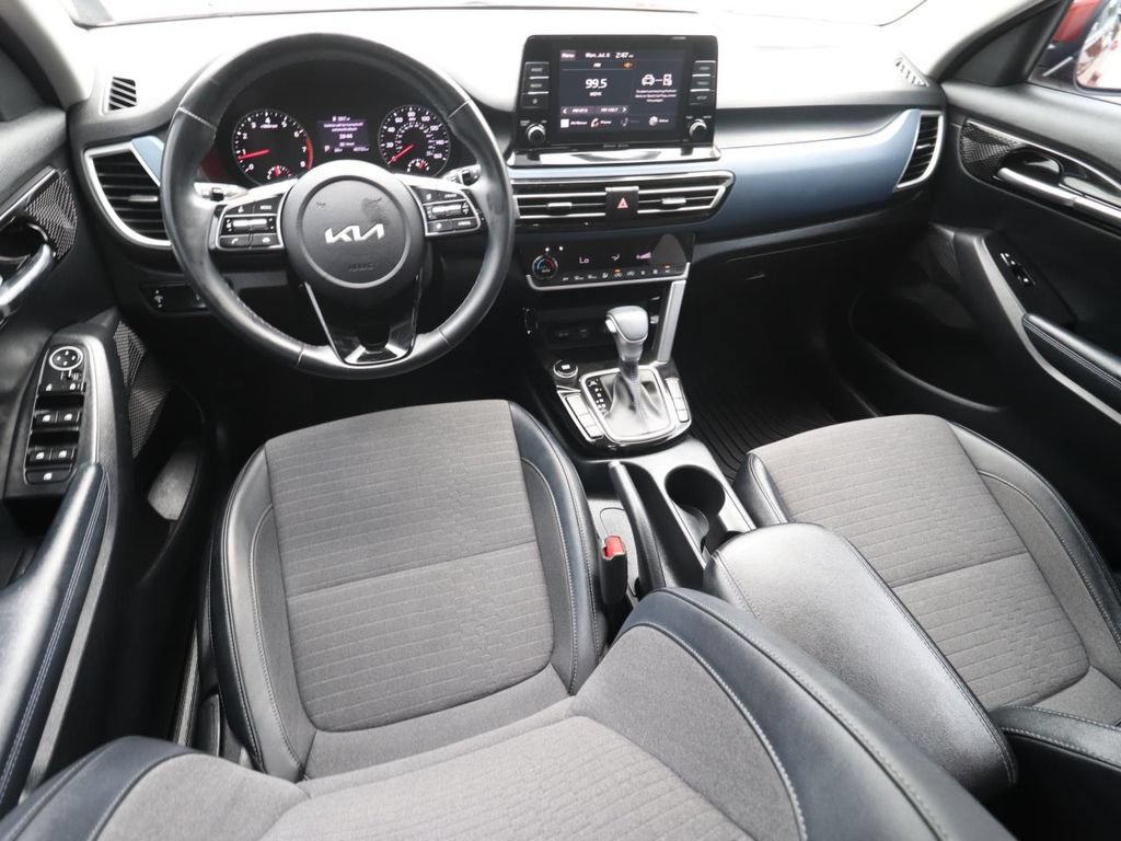 Used 2023 Kia Seltos S FWD image 6