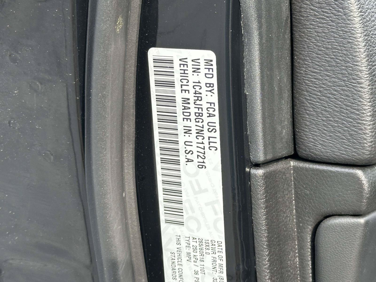 Used 2022 Jeep Grand Cherokee Limited AWD/4WD image 25