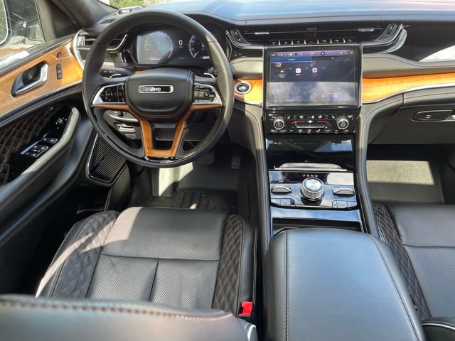 Used 2024 Jeep Grand Cherokee L Summit AWD/4WD image 9