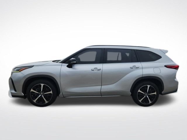 Used 2022 Toyota Highlander XSE FWD image 6