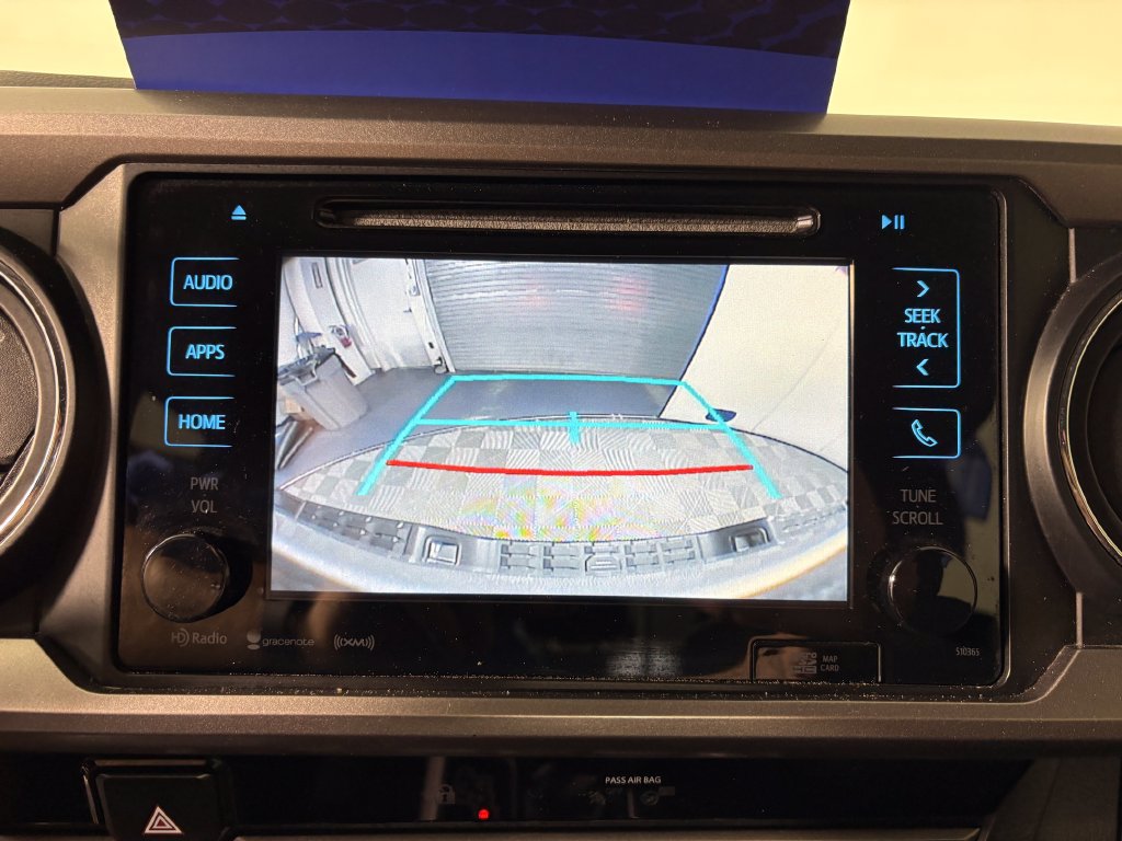 Used 2018 Toyota Tacoma SR5 RWD image 17