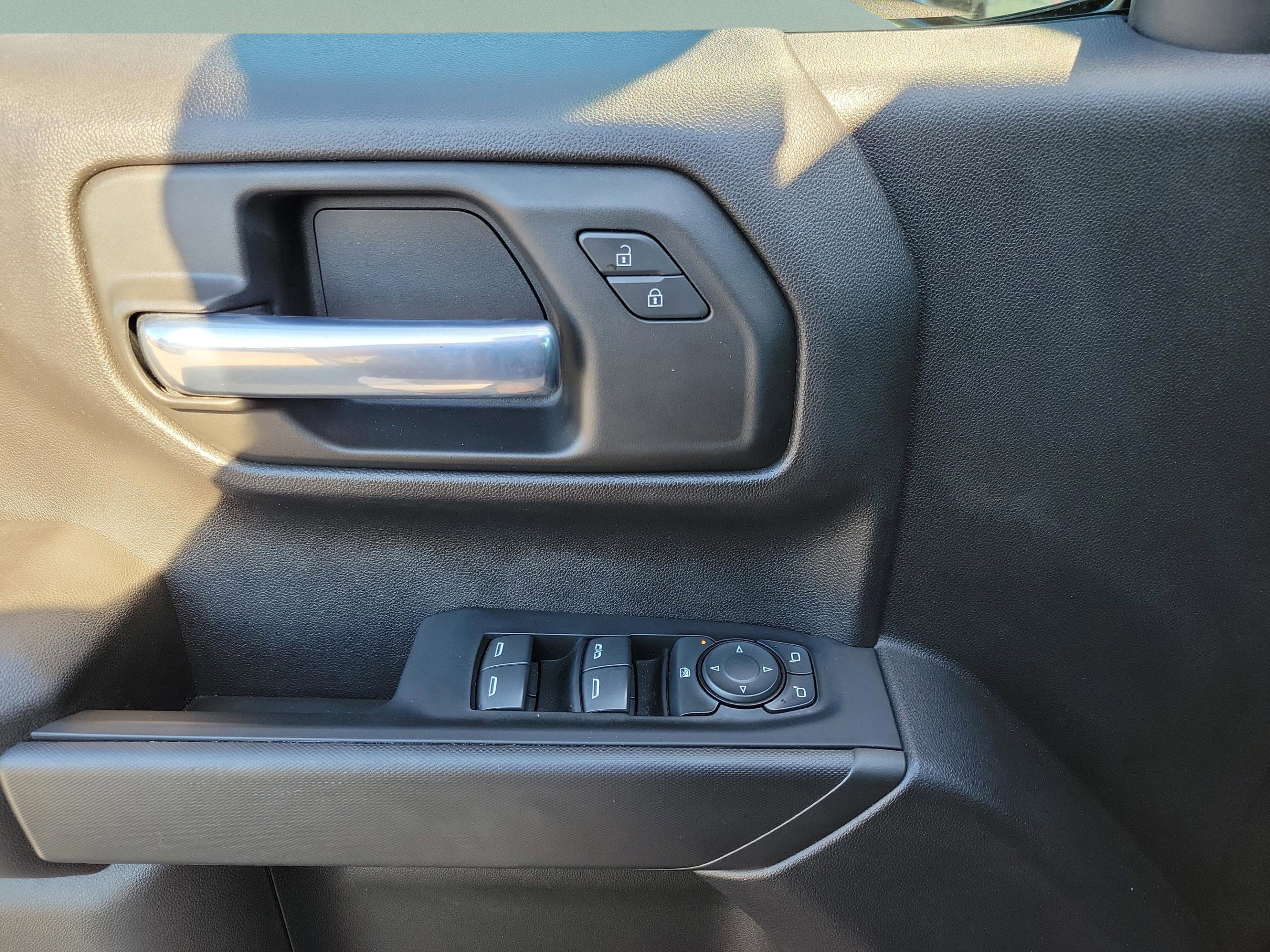 Used 2022 Chevrolet Silverado 1500 Custom image 5