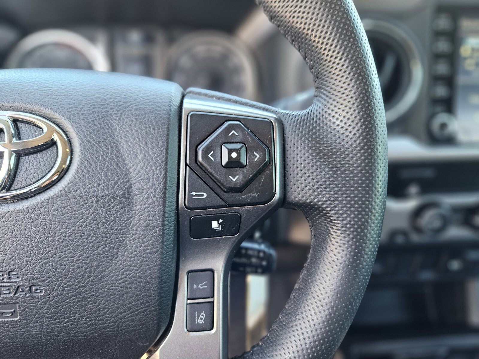 Used 2023 Toyota Tacoma SR5 image 24