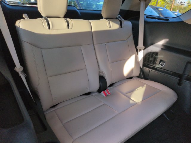 Certified 2023 Ford Explorer XLT w/ Equipment Group 202A AWD/4WD image 18