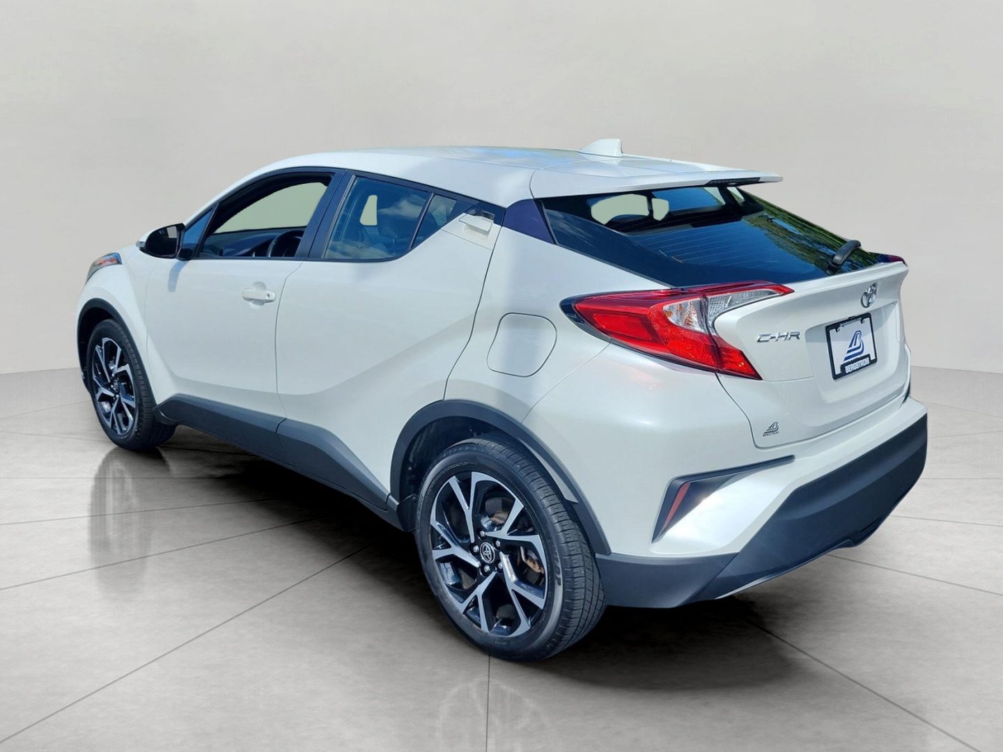 Used 2021 Toyota C-HR XLE FWD image 11
