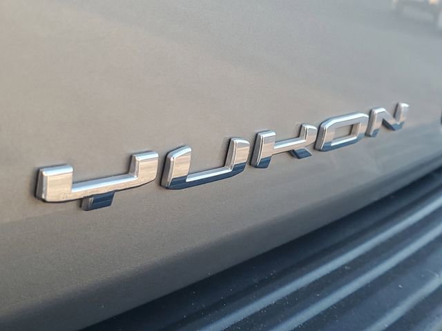 Used 2023 GMC Yukon Denali image 7
