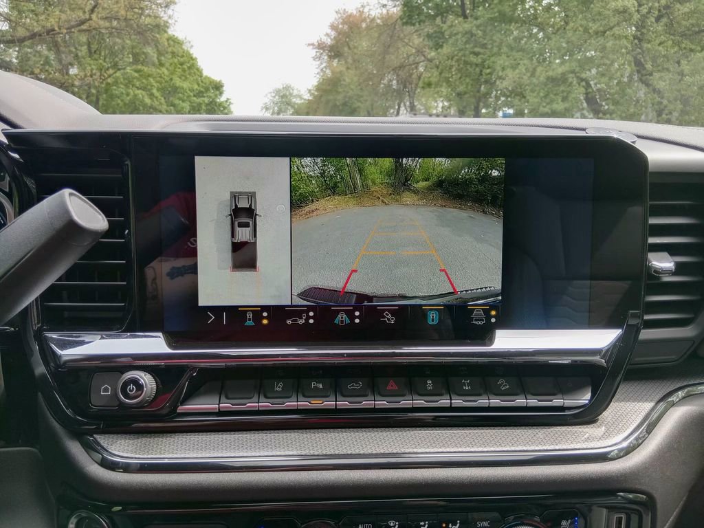 Used 2025 Chevrolet Silverado 2500 ZR2 w/ Technology Package image 24