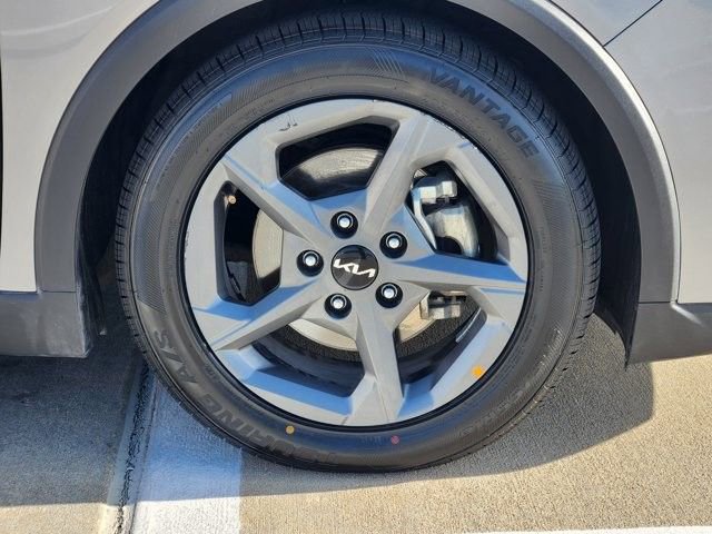 Used 2025 Kia K4 LXS image 10