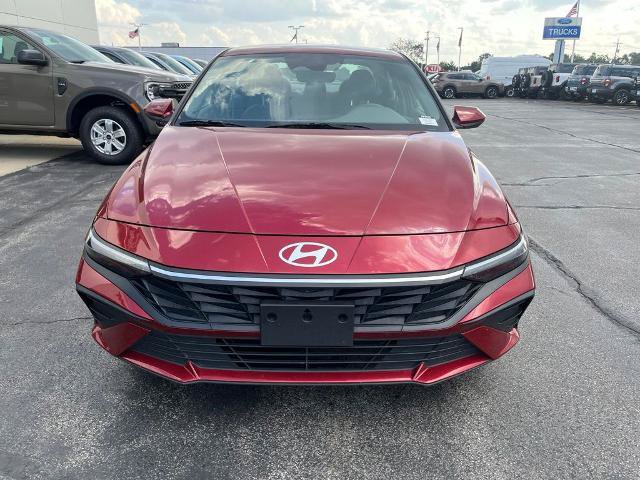 Used 2024 Hyundai Elantra SEL FWD image 2