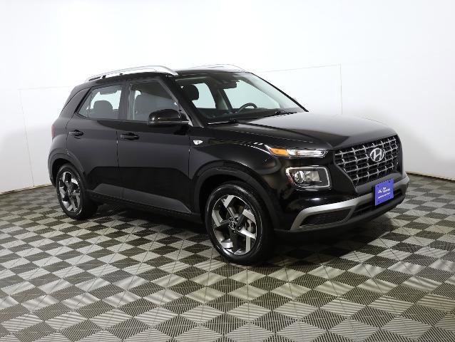 Used 2022 Hyundai Venue SEL image 5