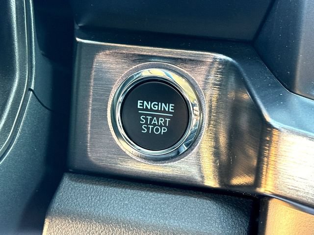 Certified 2025 Ford F250 4x4 Crew Cab Super Duty image 18