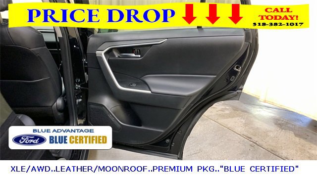 Used 2022 Toyota RAV4 XLE Premium image 15