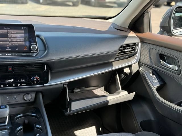 Used 2022 Nissan Rogue SV AWD/4WD image 32