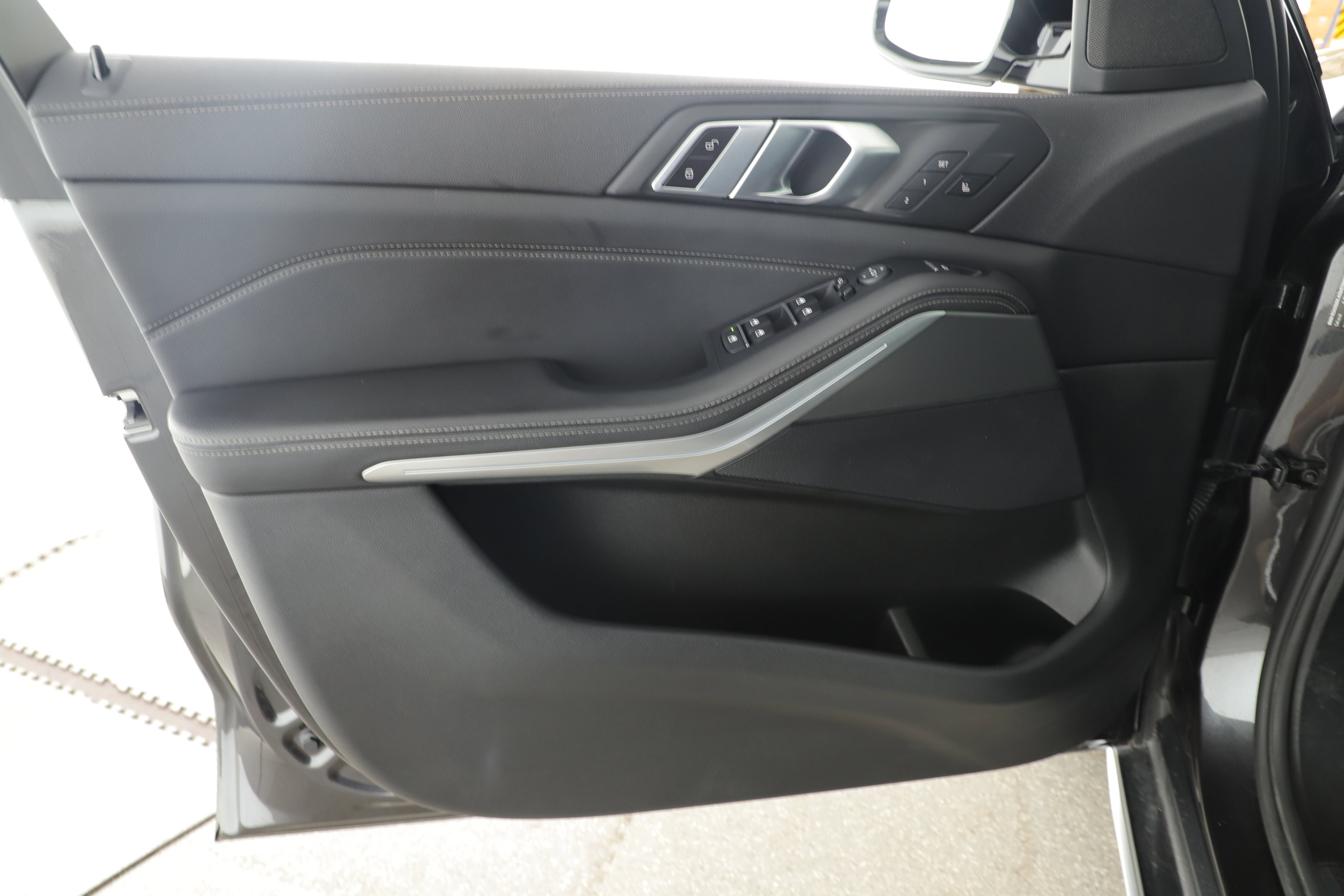 Used 2021 BMW X5 sDrive40i w/ Premium Package 2 RWD image 8