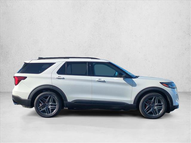 Certified 2025 Ford Explorer ST AWD/4WD image 4
