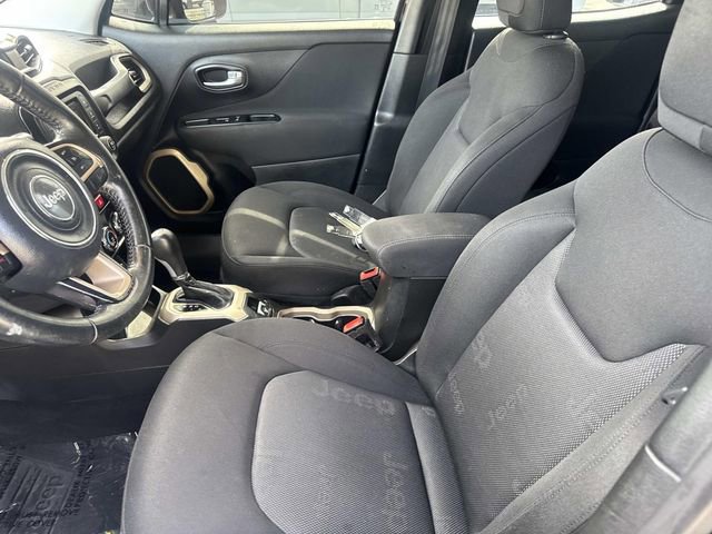 Used 2017 Jeep Renegade Latitude image 20
