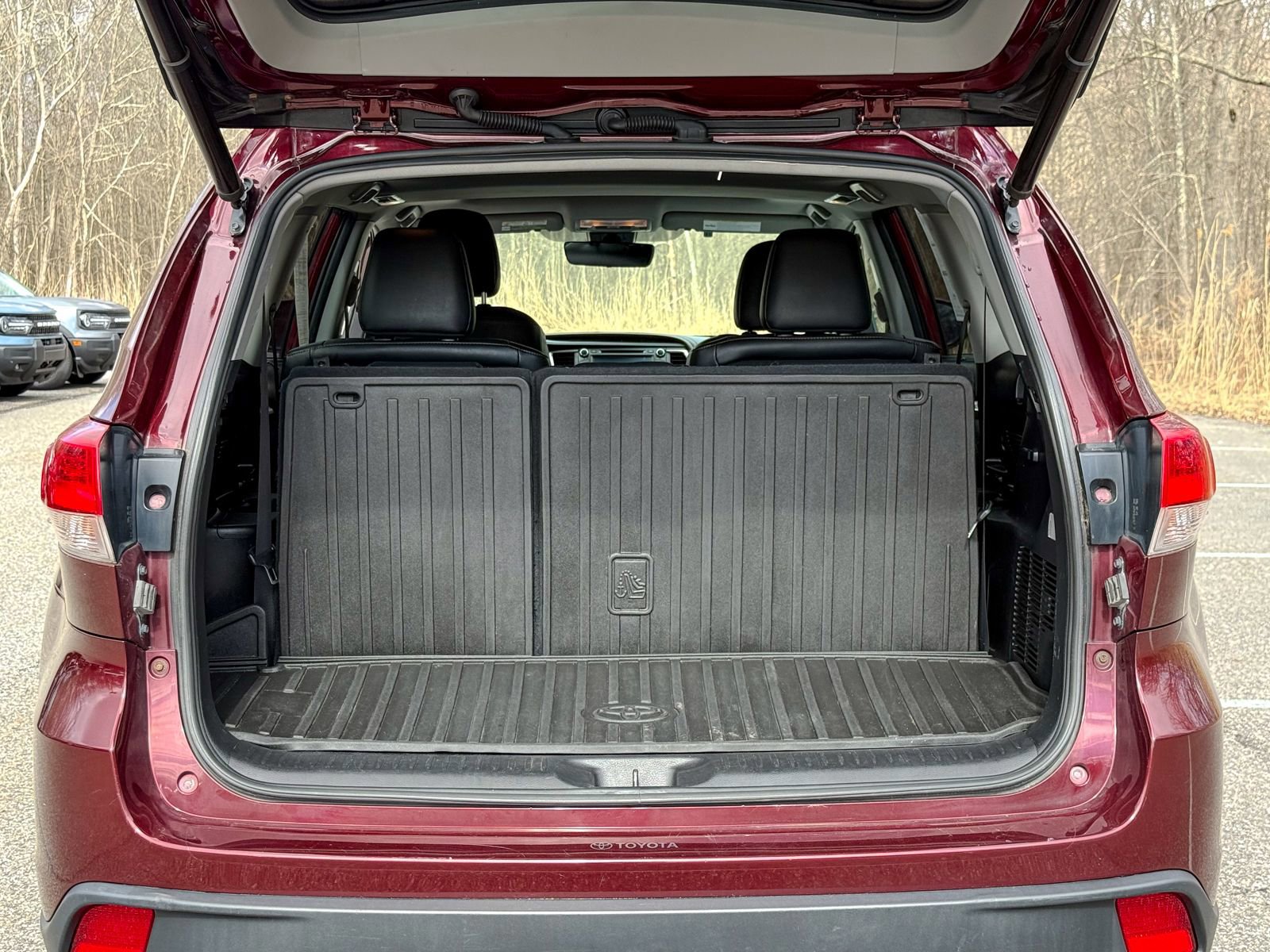 Used 2019 Toyota Highlander XLE AWD/4WD image 13