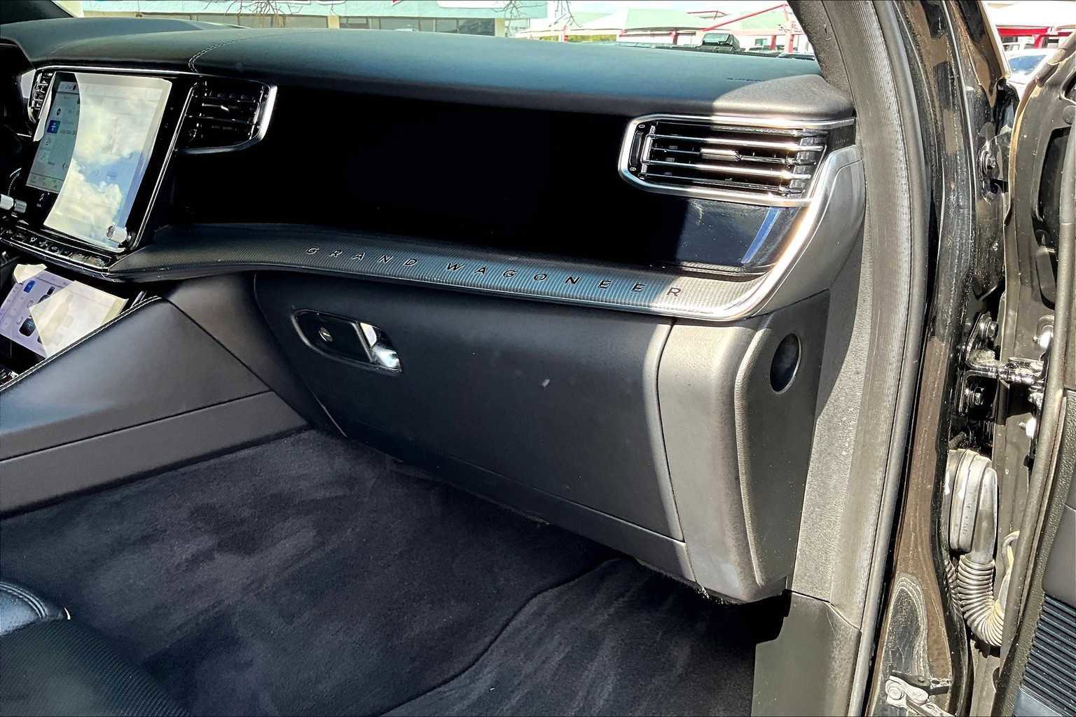 Used 2022 Jeep Grand Wagoneer Series II image 17