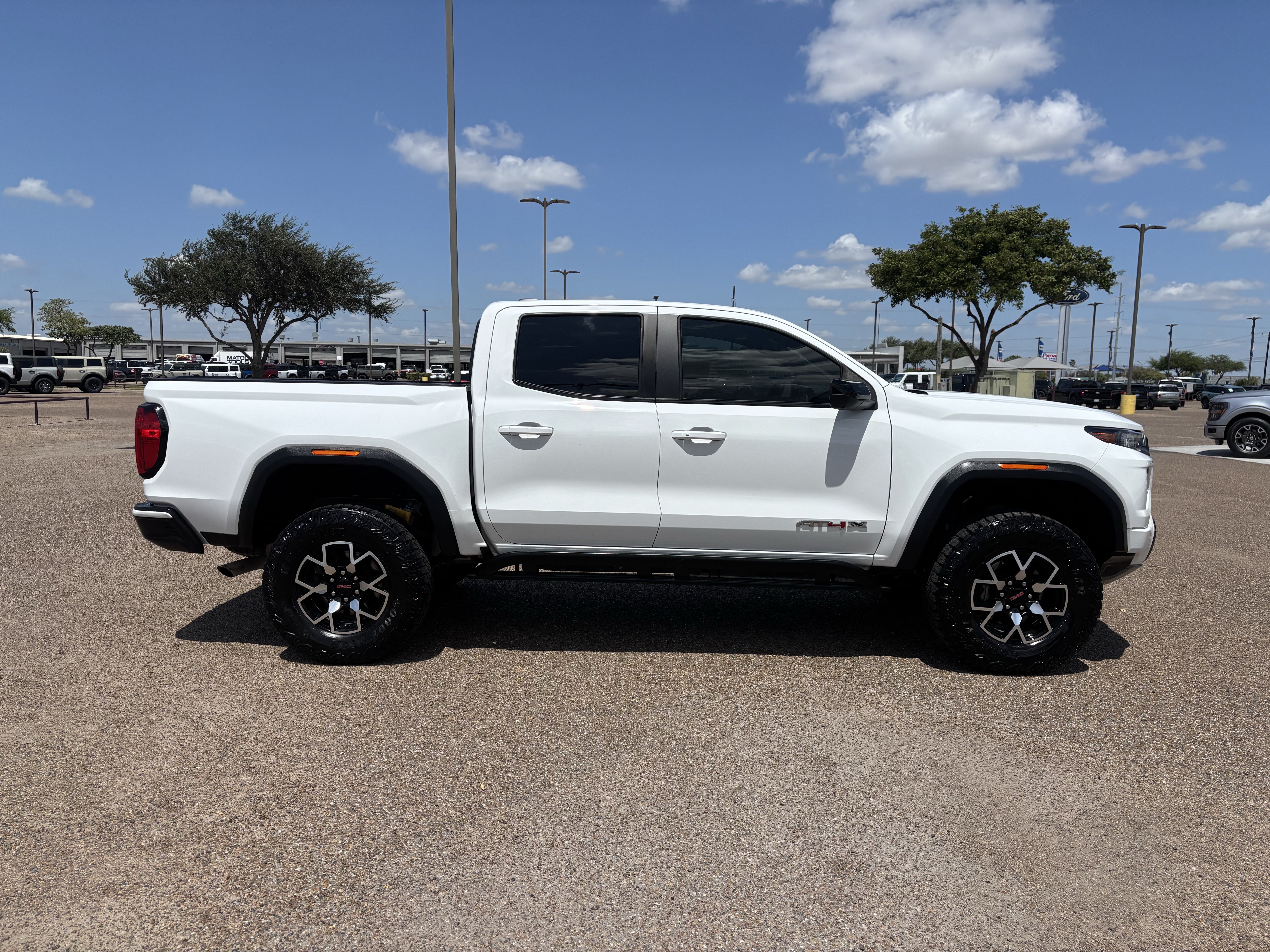 Used 2023 GMC Canyon AT4X AWD/4WD image 4