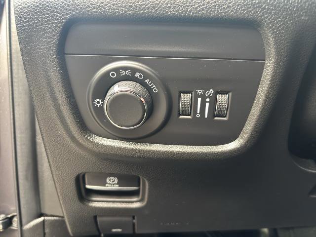 Used 2024 Jeep Grand Cherokee L Laredo image 13