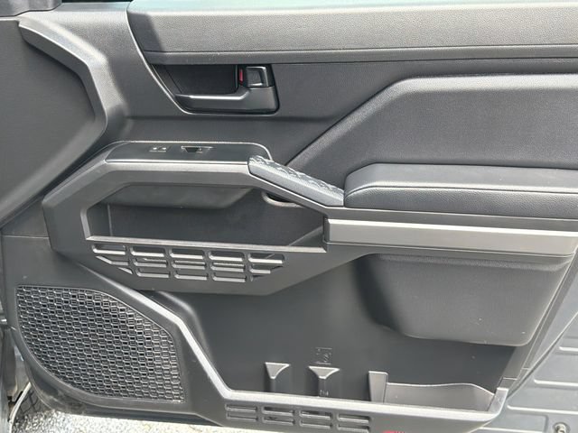 Used 2025 Toyota Tacoma SR5 AWD/4WD image 14