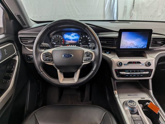 Certified 2021 Ford Explorer XLT w/ Equipment Group 202A image 25