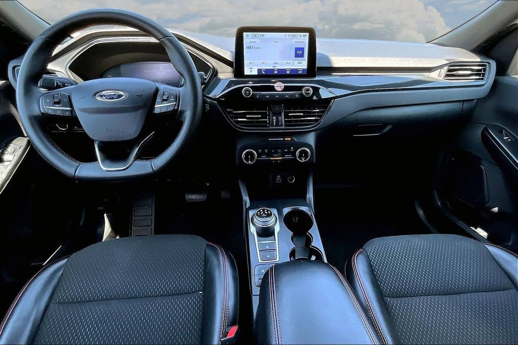 Certified 2025 Ford Escape ST-Line FWD image 9