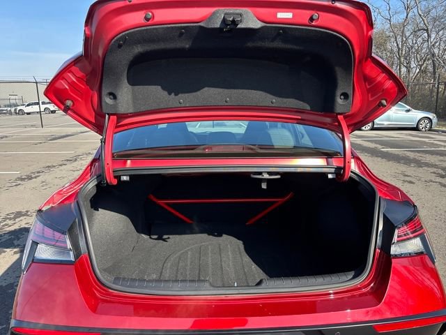 Used 2024 Hyundai Elantra N image 11