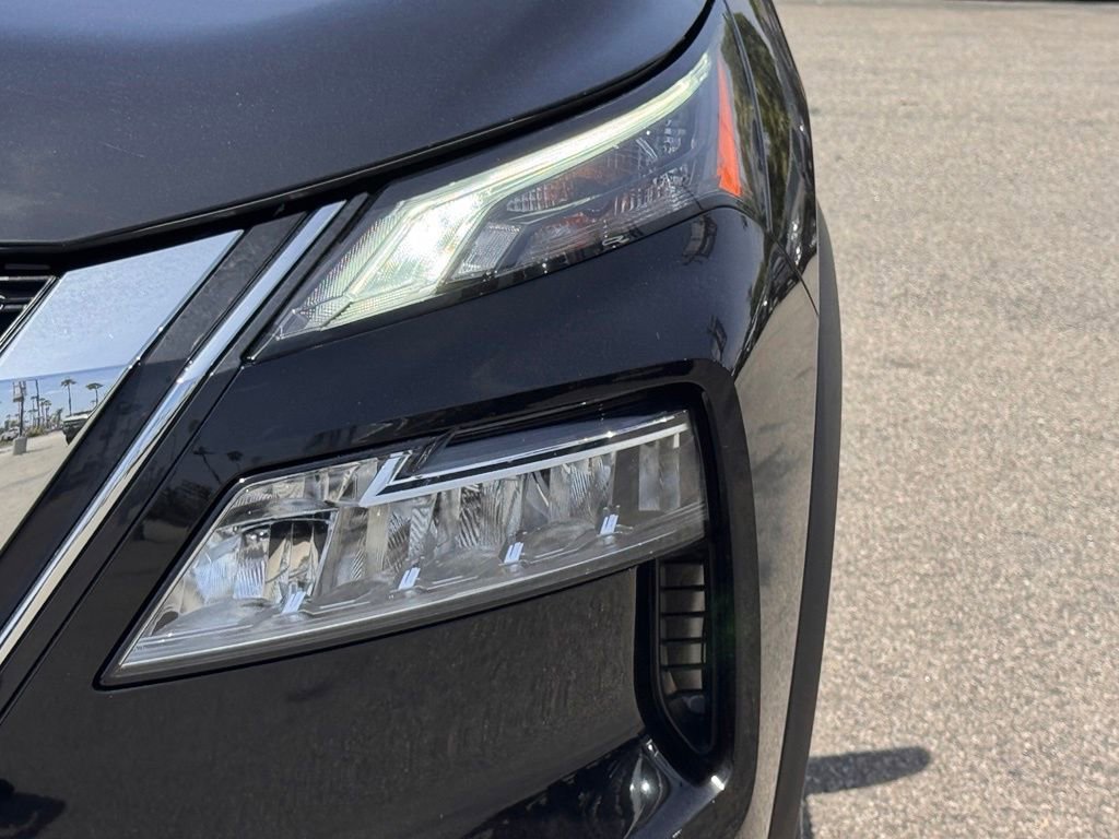 Used 2021 Nissan Rogue SV w/ Premium Package FWD image 8
