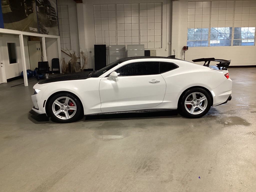 Used 2020 Chevrolet Camaro LT image 2