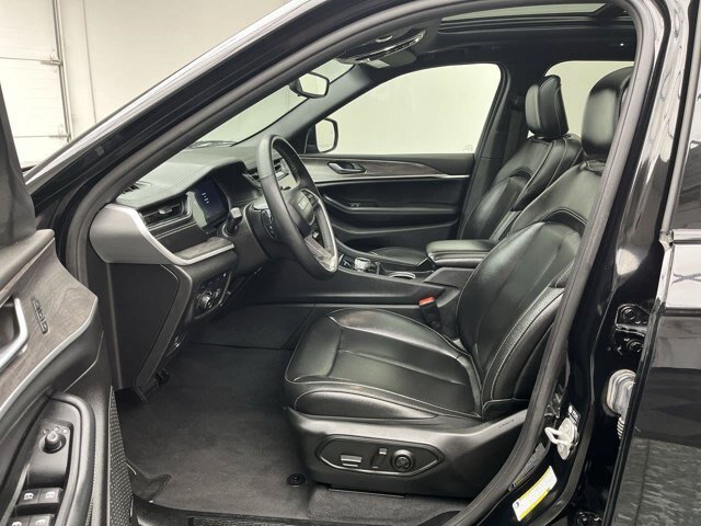 Used 2024 Jeep Grand Cherokee Limited 4xe AWD/4WD image 3