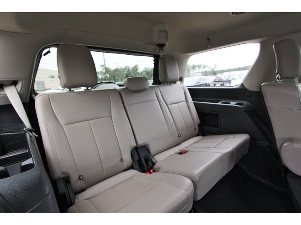 Certified 2024 Ford Expedition XLT RWD image 11