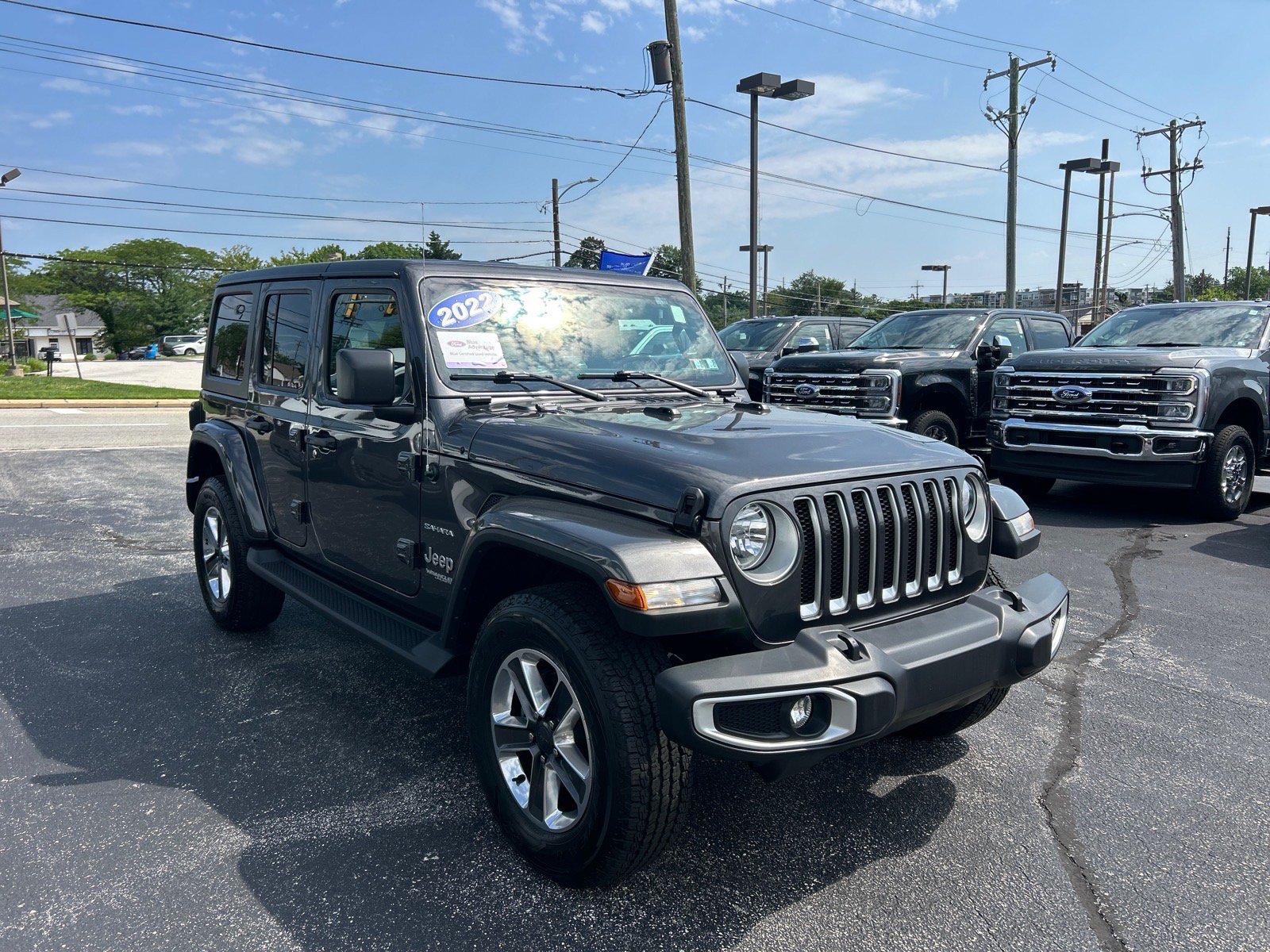 Used 2022 Jeep Wrangler Unlimited Sahara w/ Cold Weather Group AWD/4WD image 3