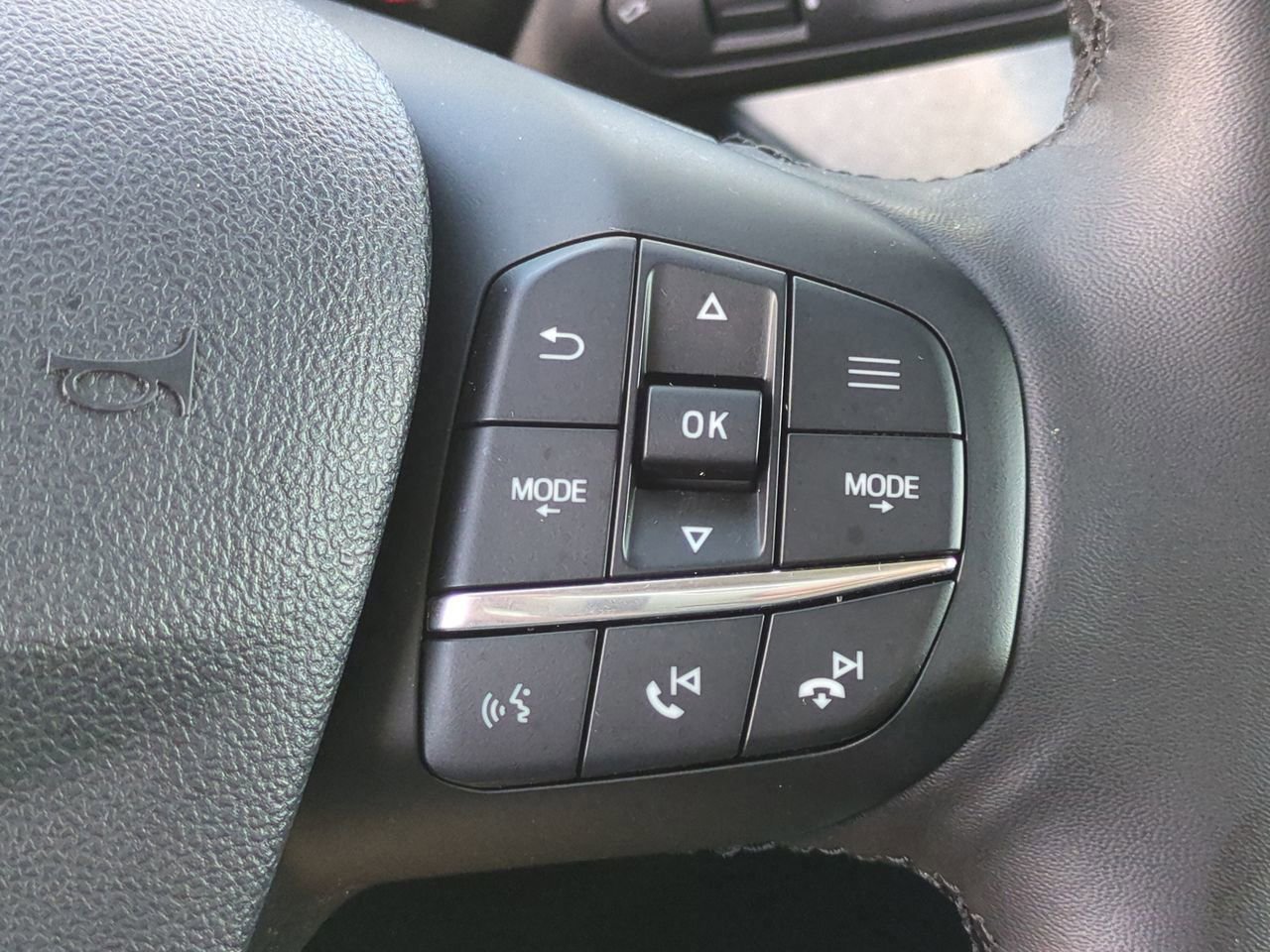 Certified 2025 Ford Maverick XLT w/ XLT Luxury Package image 24