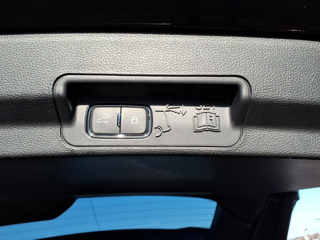 Certified 2020 Ford Explorer Platinum w/ Premium Technology Package image 27