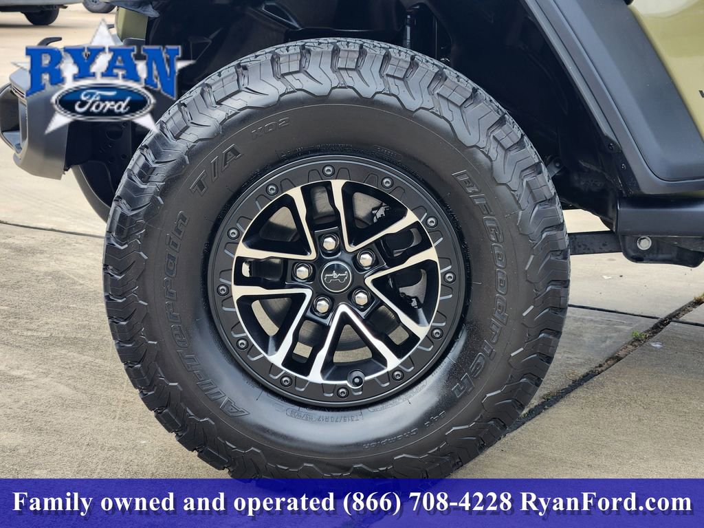 Used 2025 Jeep Wrangler Unlimited Sport AWD/4WD image 7