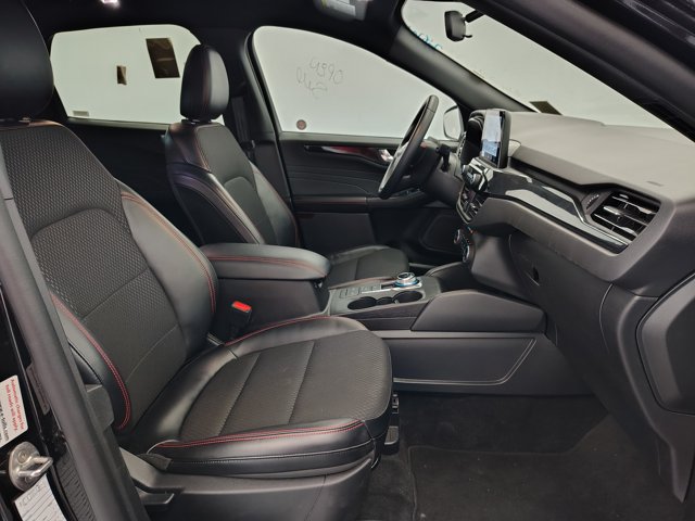 Certified 2025 Ford Escape ST-Line AWD/4WD image 14