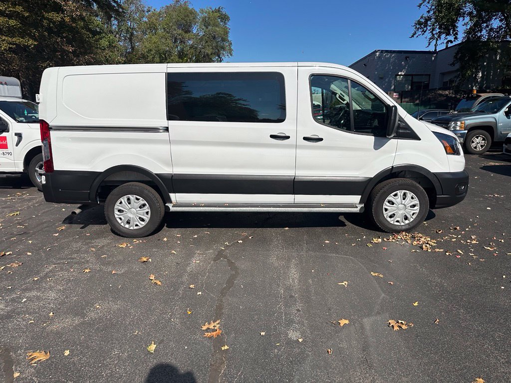 Certified 2025 Ford Transit 250 Low Roof w/ Exterior Upgrade Package RWD image 4