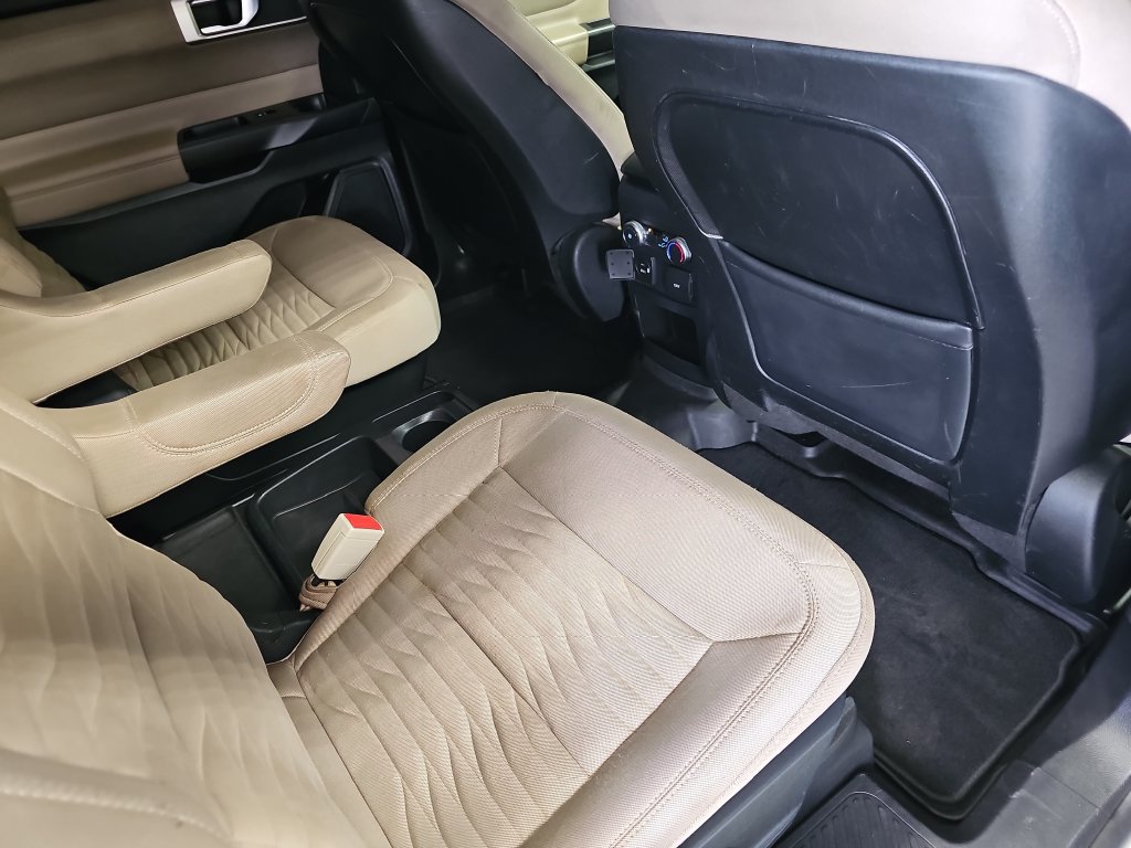 Certified 2020 Ford Explorer XLT RWD image 11