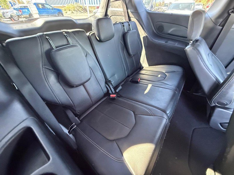 Used 2020 Chrysler Pacifica Touring-L Plus w/ Advanced Safetytec Group FWD image 15