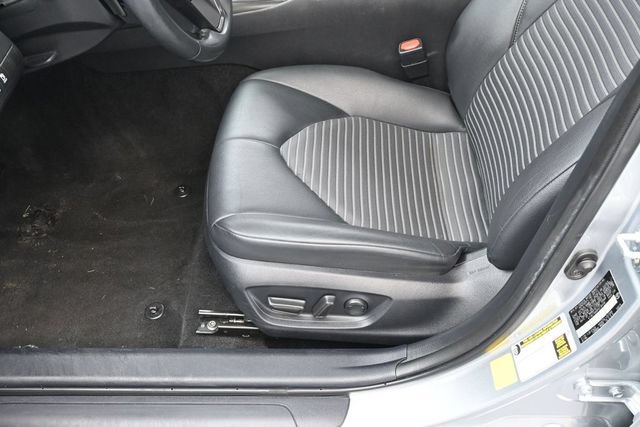 Used 2023 Toyota Camry SE FWD image 13
